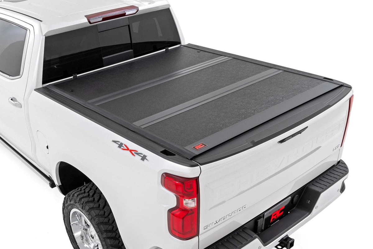 Hard Low Profile Bed Cover | 6'7" Bed | Chevy/GMC Sierra 1500 (19-26)/Silverado 1500 (19-26)
