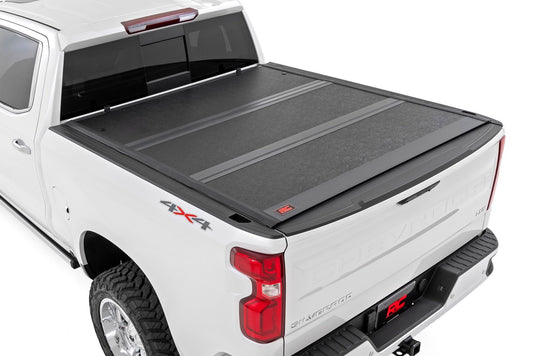Hard Low Profile Bed Cover | 6'7" Bed | Chevy/GMC Sierra 1500 (19-26)/Silverado 1500 (19-26)
