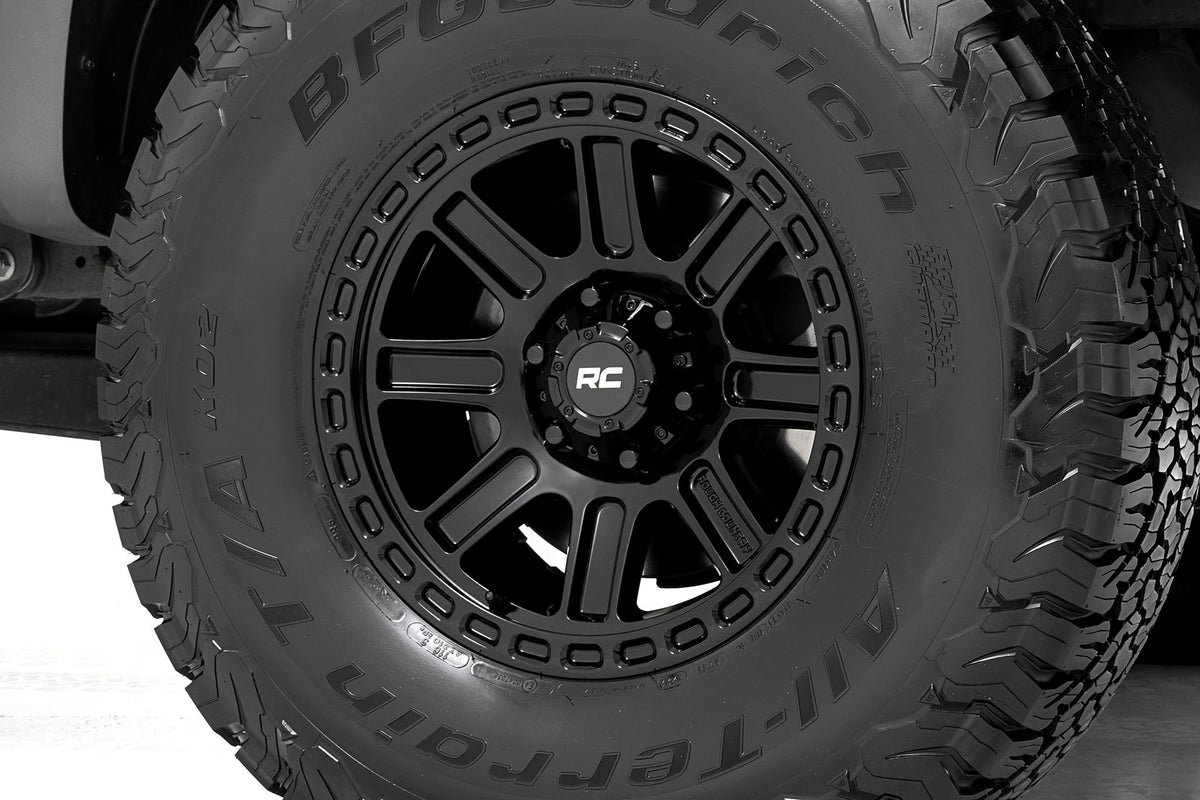 Rough Country 84 Series Wheel | Gloss Black | 18x8.5 | 5x5 | +0mm