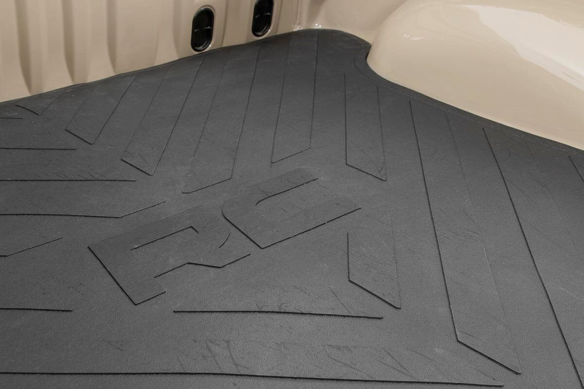 Bed Mat | 8' Bed | RC Logo | Chevy/GMC Sierra 1500 (19-26)/Silverado 1500 (19-26)